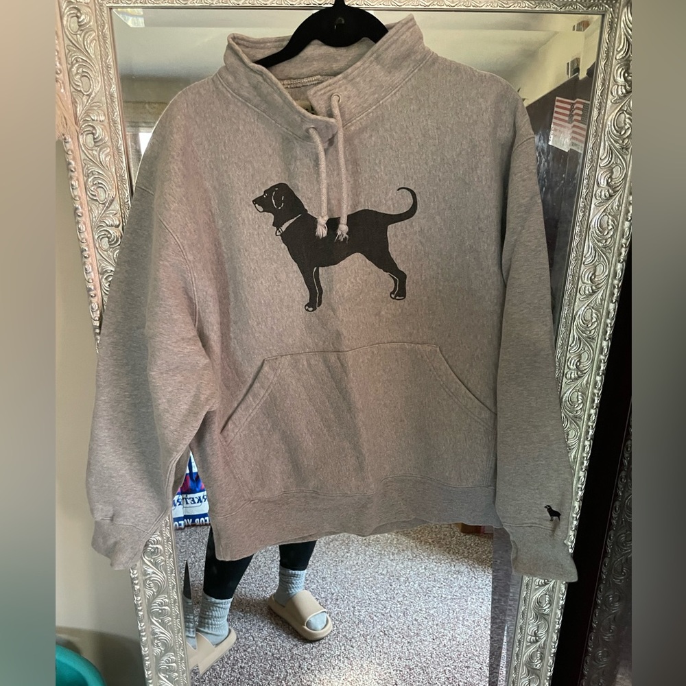 Black dog sweatshirt